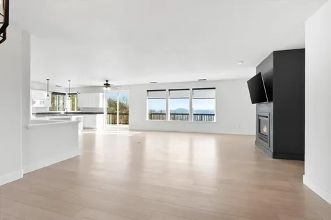 1401 7th Avenue Gold Hill OR 97525