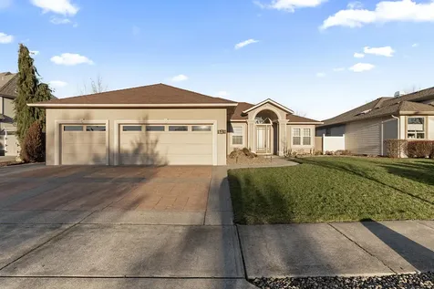 839 St Andrews Way Eagle Point OR 97524