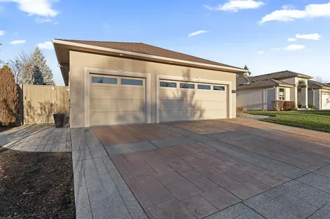 839 St Andrews Way Eagle Point OR 97524