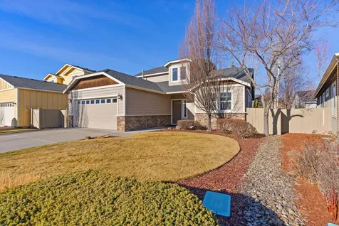 19556 Sager Loop Bend OR 97702
