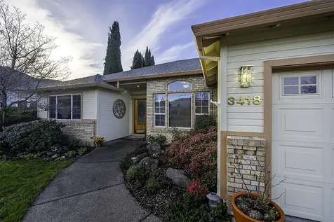 3418 Blue Blossom Drive Medford OR 97504