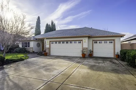3418 Blue Blossom Drive Medford OR 97504