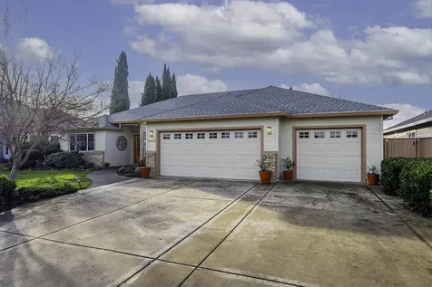 3418 Blue Blossom Drive Medford OR 97504