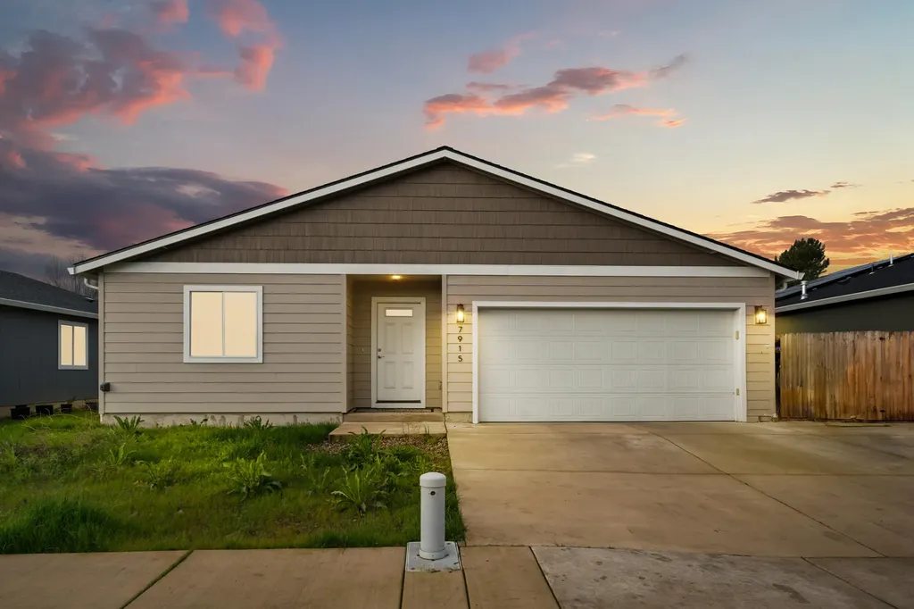 7915 Jacqueline Way White City OR 97503