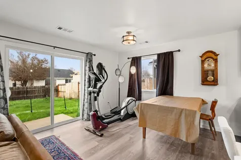 7915 Jacqueline Way White City OR 97503