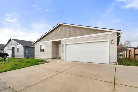 7915 Jacqueline Way White City OR 97503