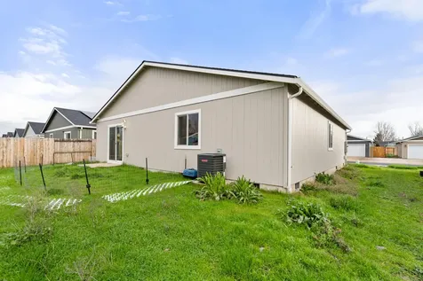 7915 Jacqueline Way White City OR 97503