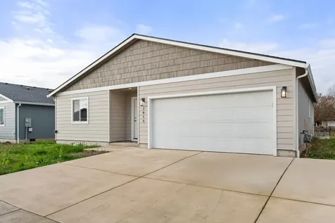 7915 Jacqueline Way White City OR 97503
