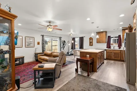 7915 Jacqueline Way White City OR 97503