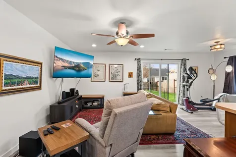 7915 Jacqueline Way White City OR 97503