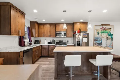 7915 Jacqueline Way White City OR 97503