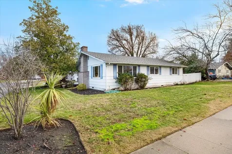 1602 Gayety Lane Medford OR 97504