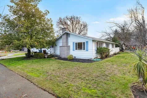1602 Gayety Lane Medford OR 97504