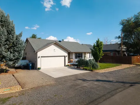 2240 SW 24th Street Redmond OR 97756