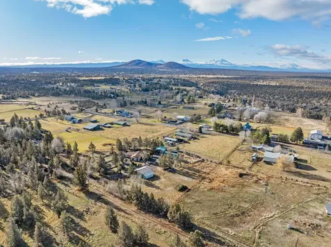 1839 NW 51st Street Redmond OR 97756