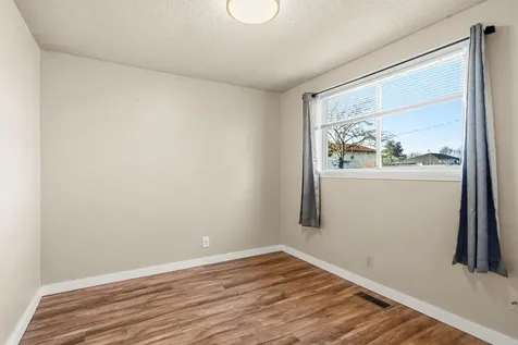 163 Berrydale Avenue Medford OR 97501