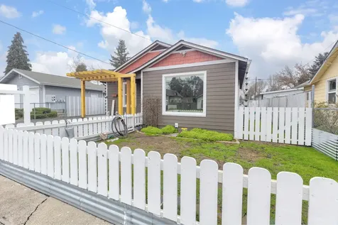 418 SE L Street Grants Pass OR 97526