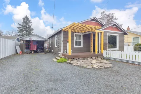 418 SE L Street Grants Pass OR 97526