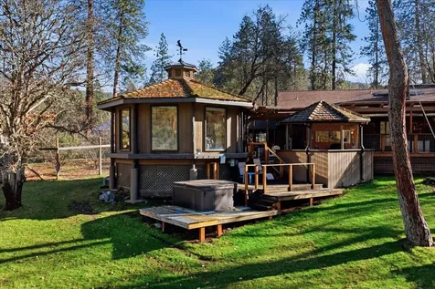 1407 Upper River Road Gold Hill OR 97525