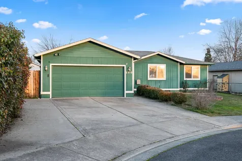 250 Tierra Circle Eagle Point OR 97524