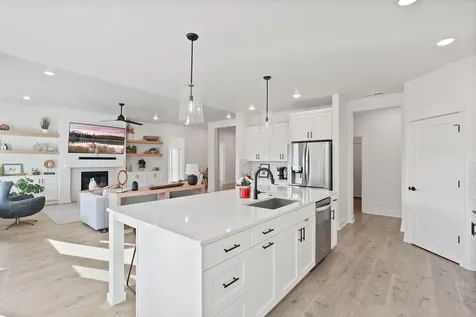 3842 NE Oakside Loop Bend OR 97701