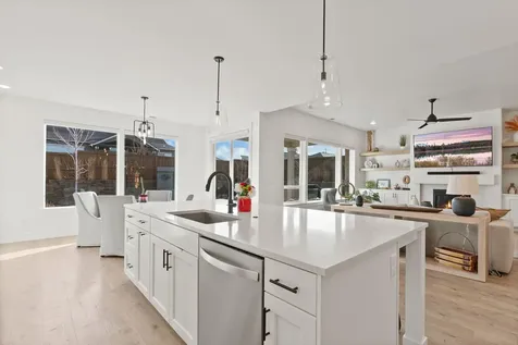 3842 NE Oakside Loop Bend OR 97701