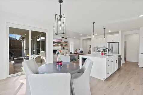 3842 NE Oakside Loop Bend OR 97701
