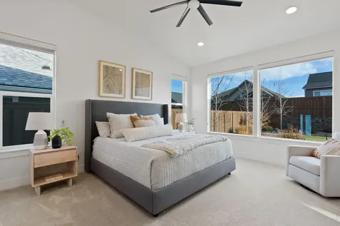 3842 NE Oakside Loop Bend OR 97701