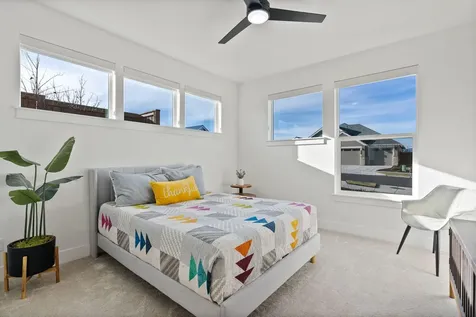 3842 NE Oakside Loop Bend OR 97701