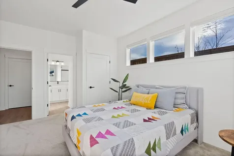 3842 NE Oakside Loop Bend OR 97701