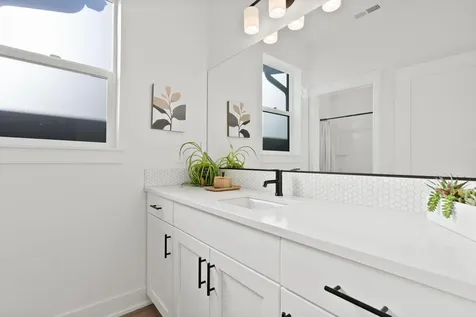 3842 NE Oakside Loop Bend OR 97701