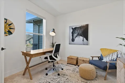 3842 NE Oakside Loop Bend OR 97701