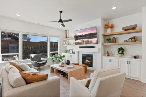 3842 NE Oakside Loop Bend OR 97701