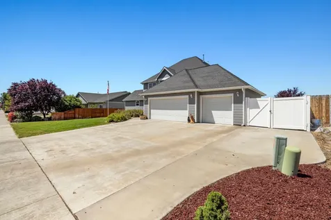 3934 El Cerrito Way Klamath Falls OR 97603