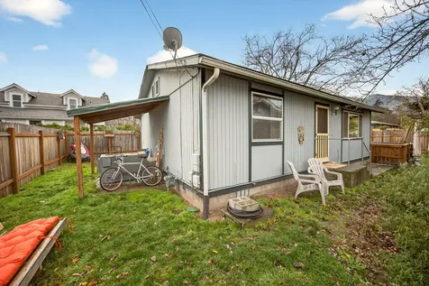 303 Garfield Street Ashland OR 97520