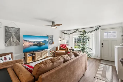 1426 Timothy Street Central Point OR 97502