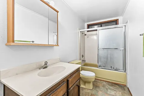 1846 Hart Avenue Medford OR 97501
