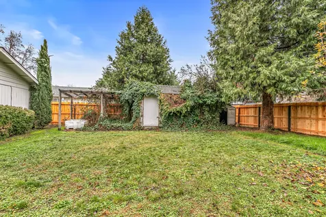 1846 Hart Avenue Medford OR 97501