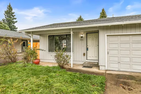 1846 Hart Avenue Medford OR 97501