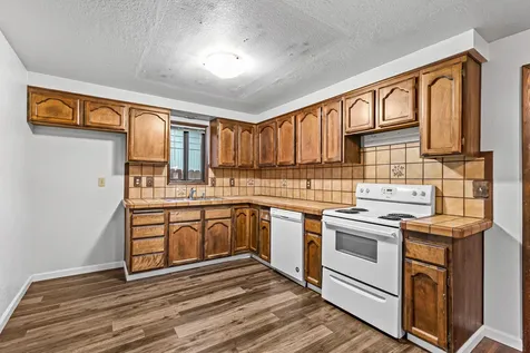 1846 Hart Avenue Medford OR 97501