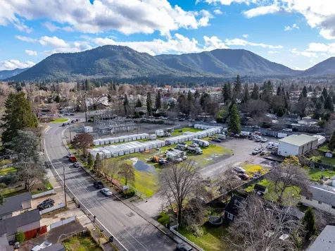 675 E Park Street Grants Pass OR 97527