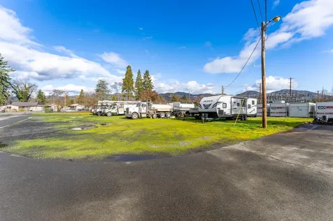 675 E Park Street Grants Pass OR 97527