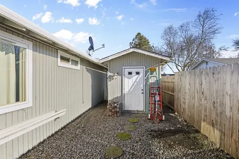 1378 Glengrove Avenue Central Point OR 97502