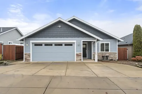 1758 Pearl Eye Lane Medford OR 97504