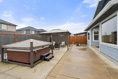1758 Pearl Eye Lane Medford OR 97504