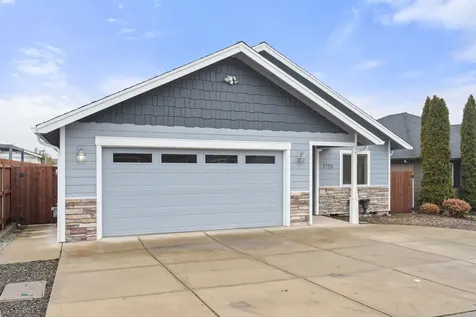 1758 Pearl Eye Lane Medford OR 97504