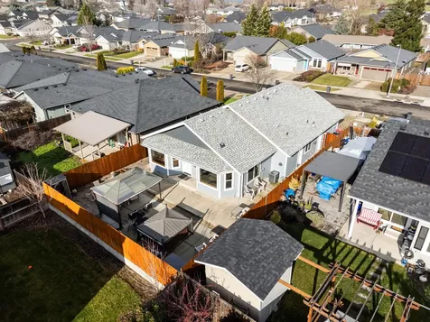 1758 Pearl Eye Lane Medford OR 97504