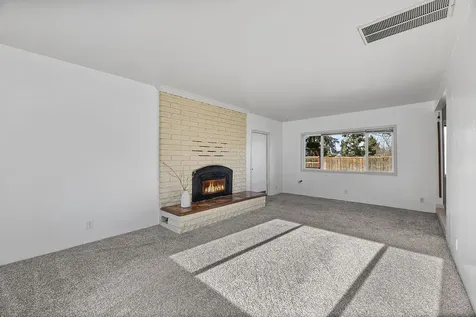 2381 Brentwood Street Medford OR 97504