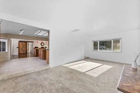 2381 Brentwood Street Medford OR 97504
