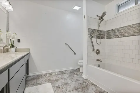 2381 Brentwood Street Medford OR 97504